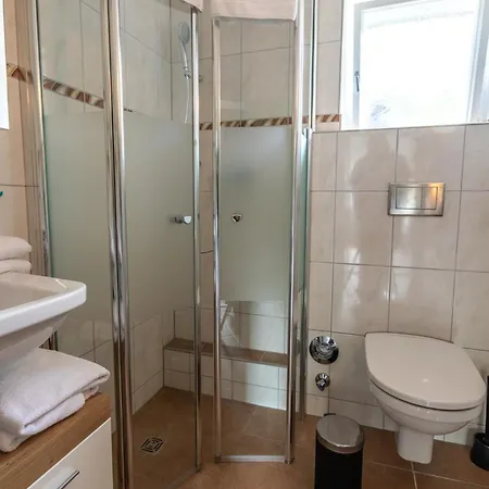 Apartment Monteurwohnungen Fuer Firmen Bei Rothenburg Odt *